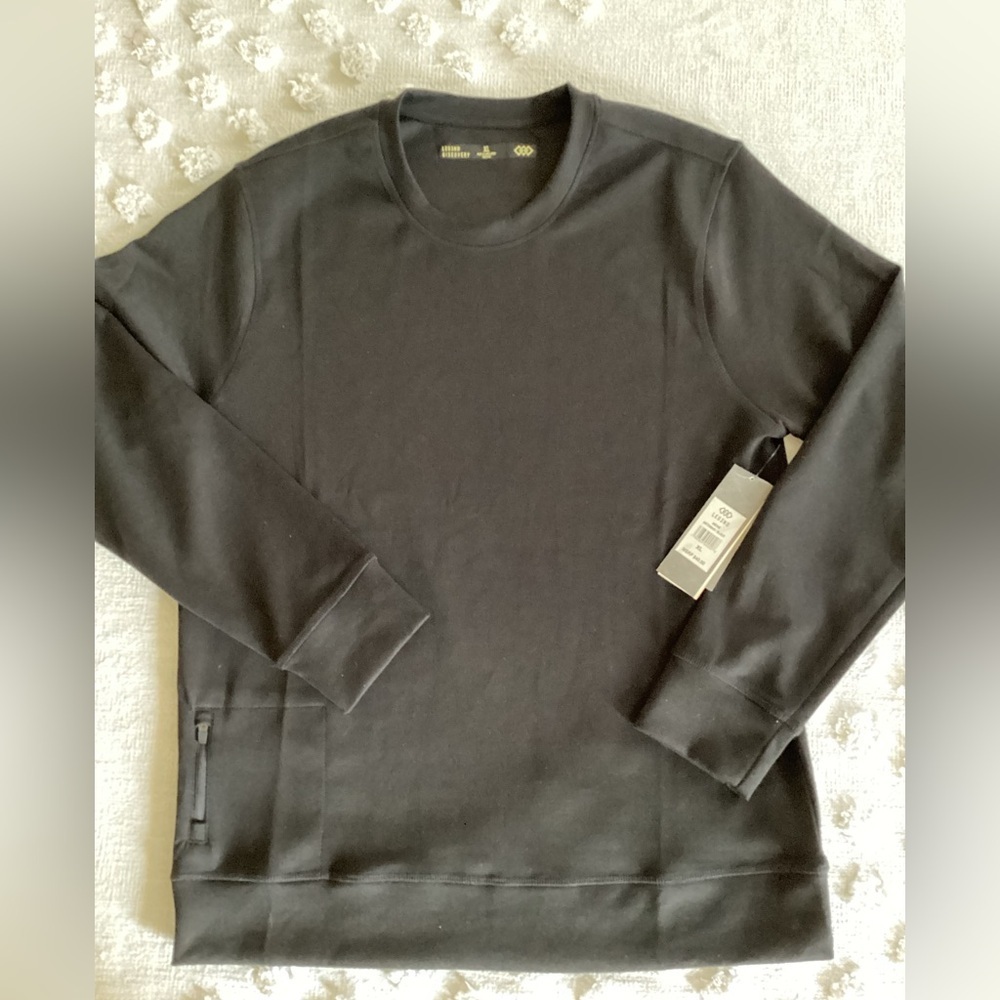 NWT-Leg3nd crew neck long sleeve top-SZ XL SMALL FRONT KEY POCKET
M1